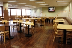 Cafeteria_seating-e1434991087200